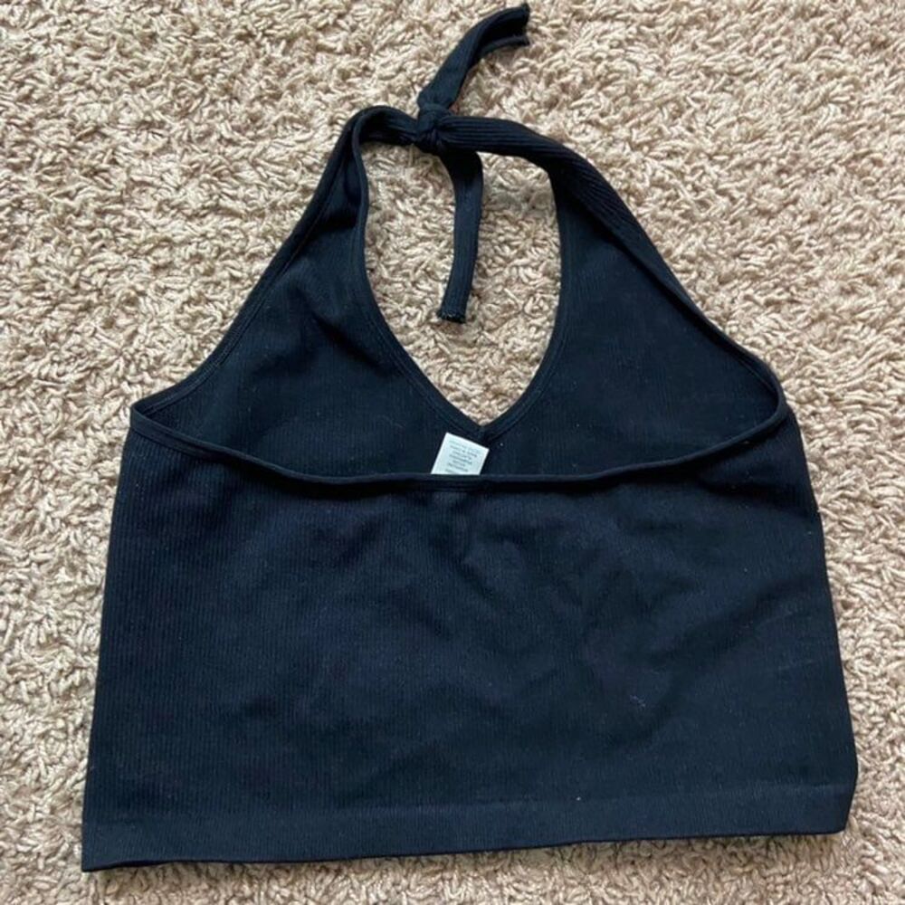 Bozzolo Solid Backless Crop Halter Top - Picture 4 of 5